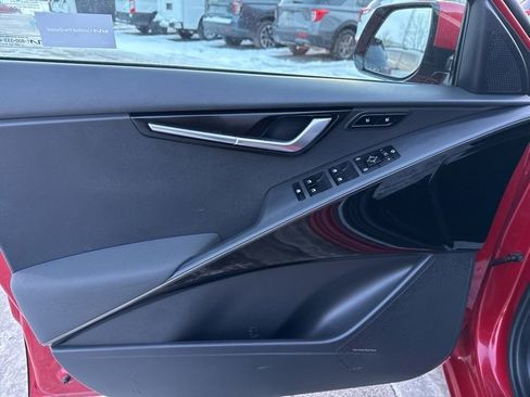 Used 2023 Kia Niro SX image 12