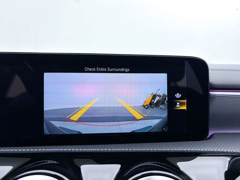 Used 2023 Mercedes-Benz CLA 250 w/ Premium Package image 5