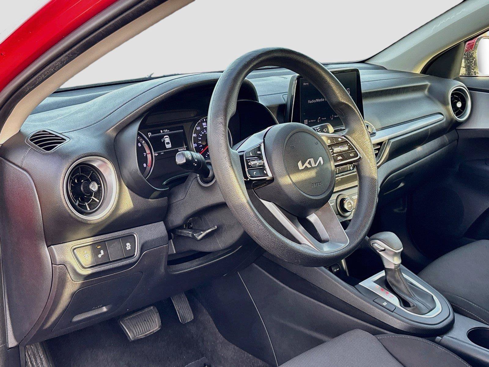 Used 2022 Kia Forte LXS w/ LXS Technology Package FWD image 9