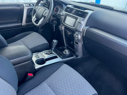 Used 2016 Toyota 4Runner SR5 AWD/4WD image 13