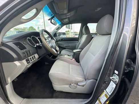 Used 2012 Toyota Tacoma 4x4 Double Cab w/ SR5 Pkg image 9