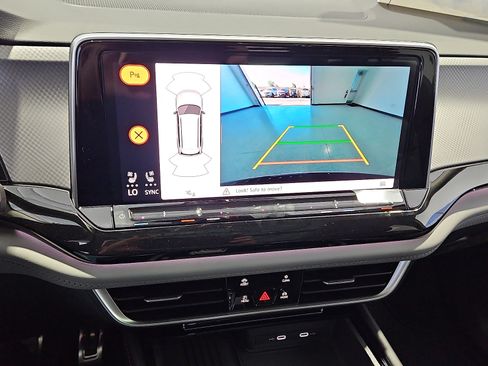 New 2026 Volkswagen Atlas Peak Edition AWD/4WD image 18