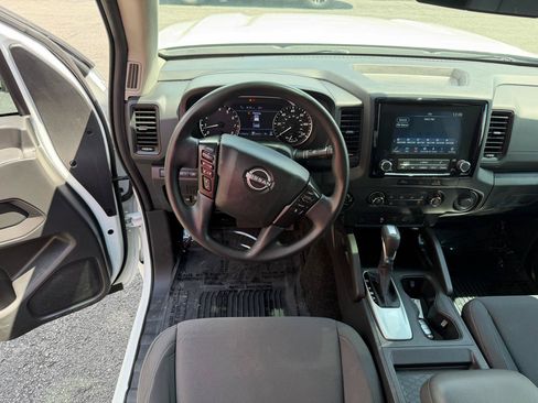 Used 2024 Nissan Frontier S w/ Technology Package AWD/4WD image 18