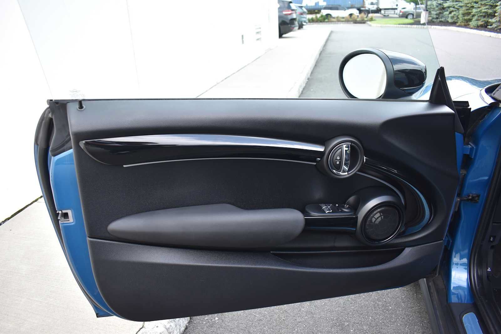 Used 2024 MINI Cooper SE FWD image 11