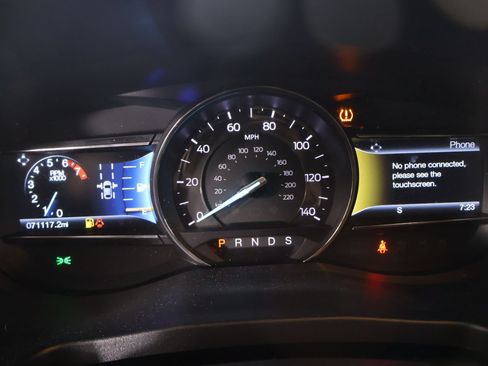 Used 2016 Ford Explorer Limited w/ Equipment Group 301A FWD image 4