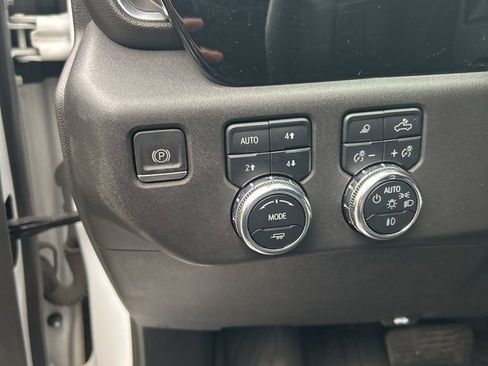 Certified 2023 GMC Sierra 1500 SLT image 16