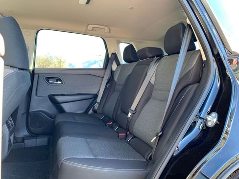 Used 2023 Nissan Rogue SV image 25