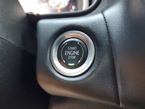 Used 2024 GMC Yukon SLT w/ SLT Luxury Package AWD/4WD image 24