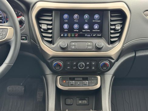 Used 2023 GMC Acadia Denali w/ Denali Ultimate Package AWD/4WD image 12