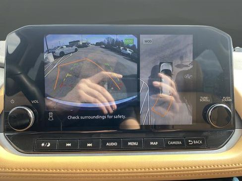 Used 2023 Nissan Rogue Platinum w/ Platinum Premium Package image 11