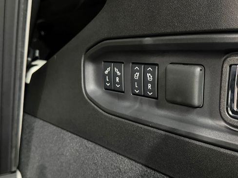 New 2026 Cadillac Vistiq Luxury w/ LPO, Floor Liner Package AWD/4WD image 45