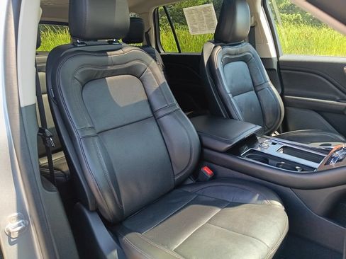Used 2023 Lincoln Aviator Reserve AWD/4WD image 16