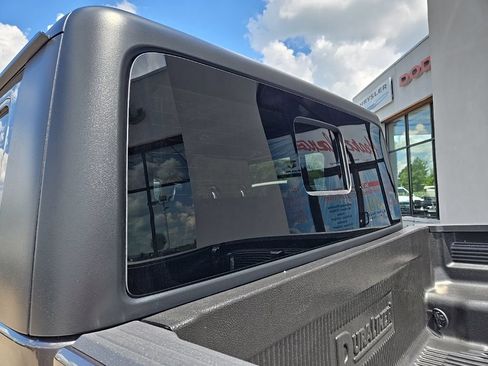 Used 2026 Jeep Gladiator Mojave AWD/4WD image 22