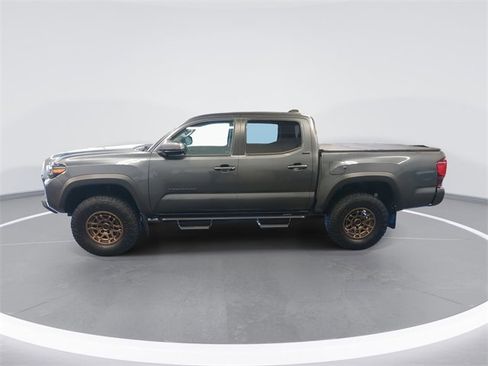 Used 2023 Toyota Tacoma 4x4 Double Cab image 2