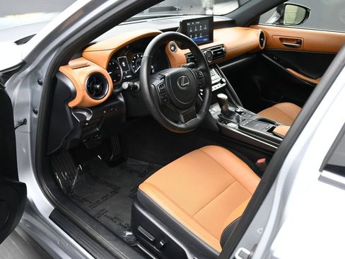 Used 2024 Lexus IS 300 w/ Comfort Package RWD image 2