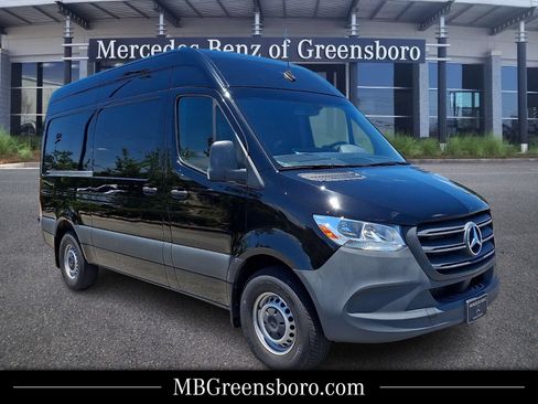 Used 2023 Mercedes-Benz Sprinter 2500 image 1
