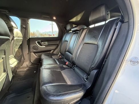 Used 2017 Land Rover Discovery Sport SE image 24