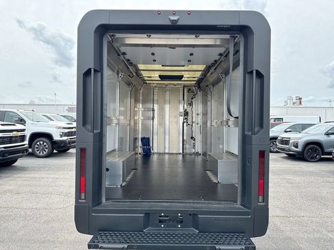 Used 2024 Chevrolet Brightdrop 600 w/ Battery Pack, Max Range AWD/4WD image 14