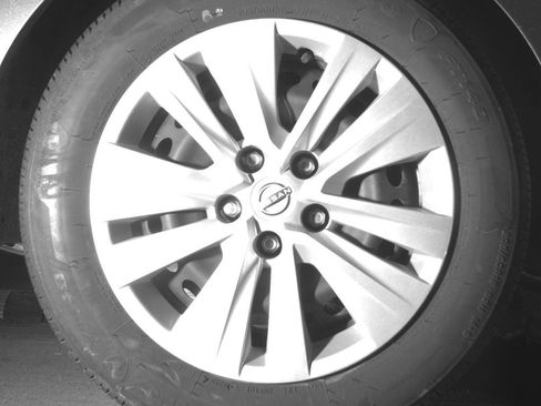 Used 2025 Nissan Sentra S image 12