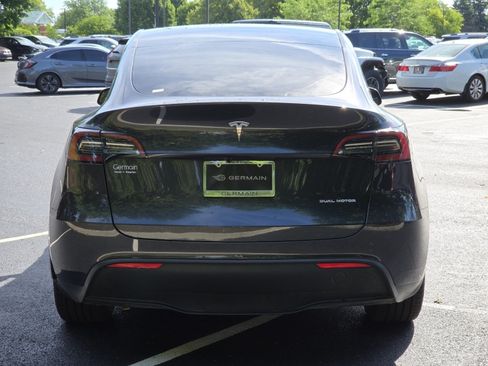 Used 2024 Tesla Model Y Long Range AWD/4WD image 22