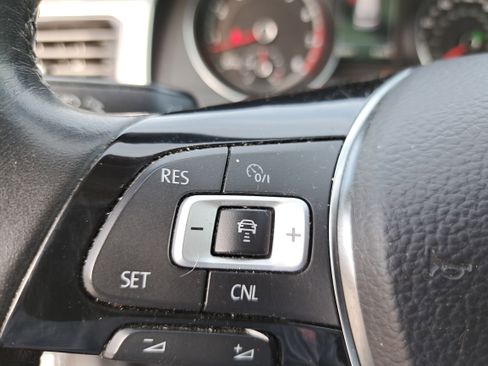 Used 2018 Volkswagen Atlas SEL image 17