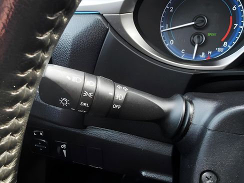 Used 2014 Toyota Corolla S image 22