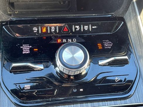 Used 2023 Jeep Wagoneer Series III w/ Preferred Equipment Group image 15