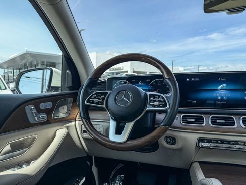 Certified 2022 Mercedes-Benz GLS 450 4MATIC image 15