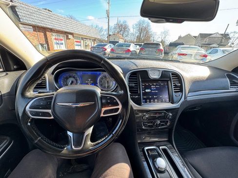 Used 2019 Chrysler 300 Touring w/ Sport Appearance Package image 47