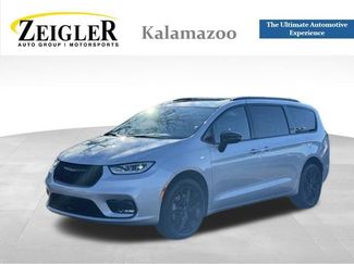 New 2026 Chrysler Pacifica Limited w/ S Appearance Package video 1