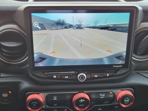 Used 2023 Jeep Gladiator Sport image 17