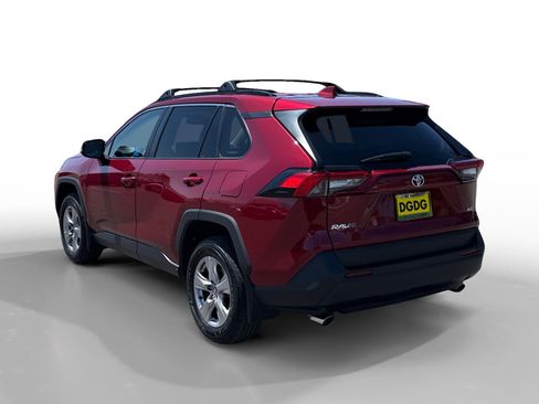 Used 2025 Toyota RAV4 XLE w/ Convenience Package FWD image 3
