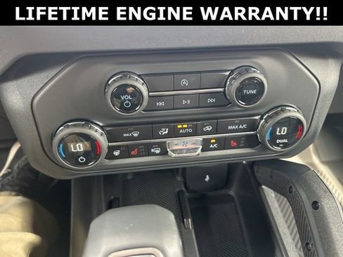 New 2025 Ford Bronco Outer Banks w/ Sasquatch Package AWD/4WD image 35