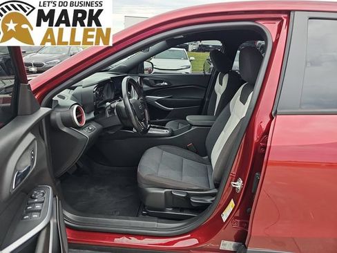 Used 2024 Chevrolet Trax RS w/ Driver Confidence Package FWD image 18