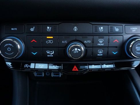 Used 2024 Dodge Durango GT image 16