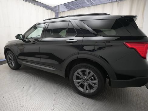 Used 2023 Ford Explorer XLT w/ Equipment Group 202A AWD/4WD image 33