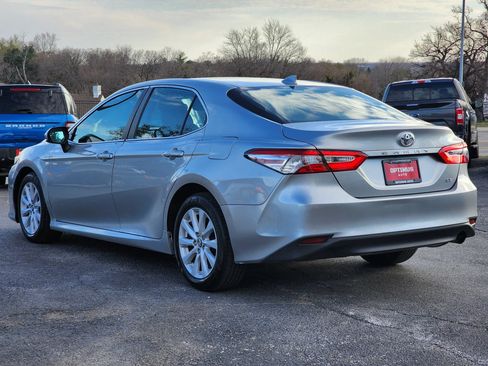Used 2020 Toyota Camry LE FWD image 5