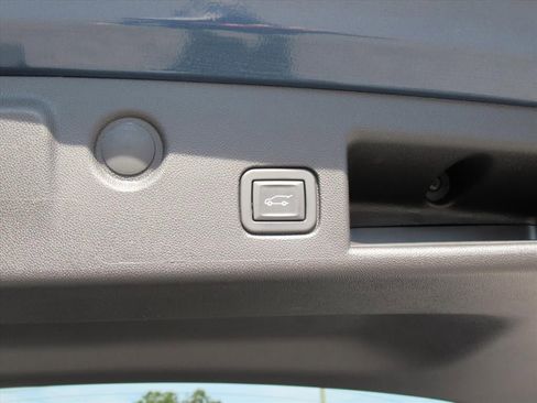 Used 2024 Chevrolet Equinox LT image 31