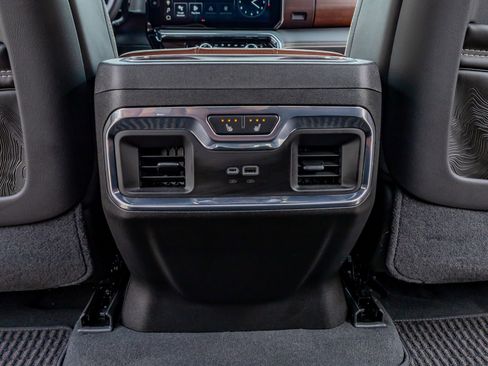 Used 2026 GMC Sierra 3500 Denali Ultimate image 33