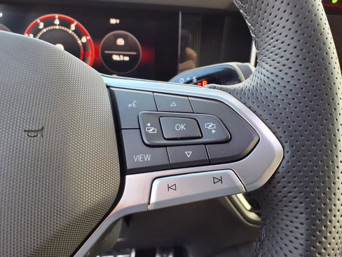 New 2026 Volkswagen Tiguan SE R-Line image 30