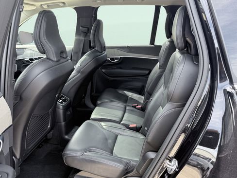 Used 2025 Volvo XC90 T8 Ultra w/ Protection Package Premier AWD/4WD image 4