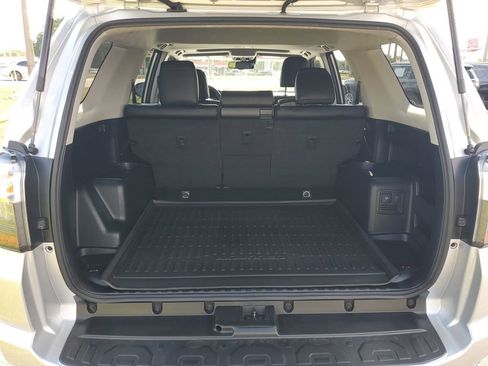 Used 2023 Toyota 4Runner TRD Off-Road Premium w/ Moonroof Package AWD/4WD image 33