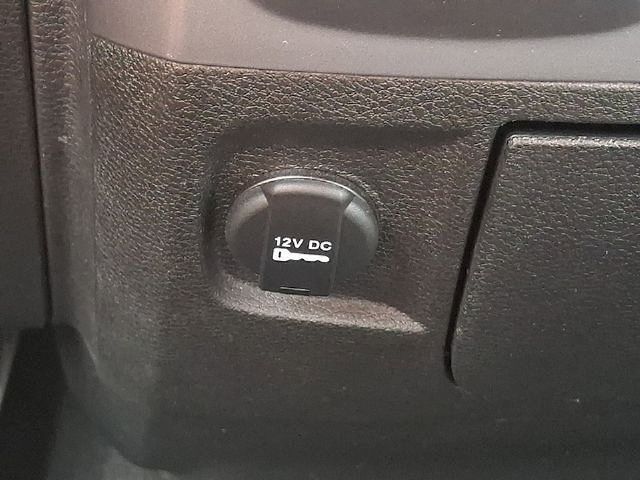 Used 2024 RAM 1500 Classic SLT AWD/4WD image 29