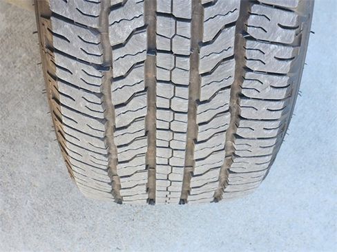 Used 2020 Chevrolet Colorado LT w/ Luxury Package image 12