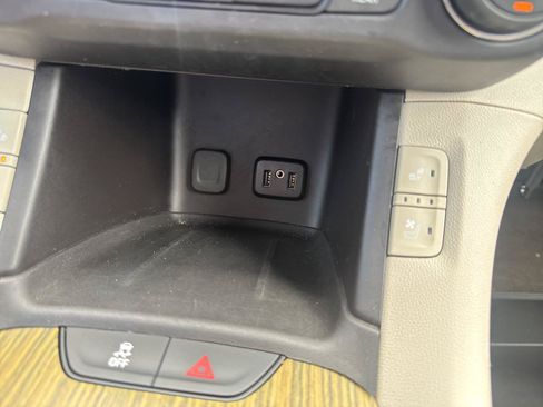 Used 2019 GMC Acadia Denali w/ Technology Package AWD/4WD image 28