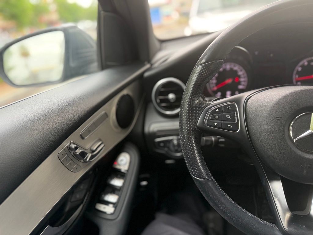 Used 2019 Mercedes-Benz GLC 300 image 7