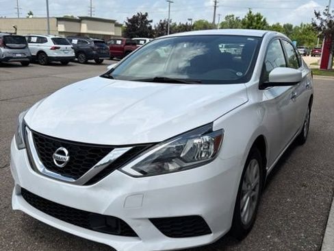 Used 2018 Nissan Sentra SV FWD image 1