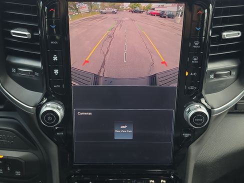 New 2026 RAM 3500 Big Horn AWD/4WD image 19