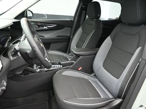 New 2026 Chevrolet TrailBlazer LT w/ Convenience Package FWD image 18