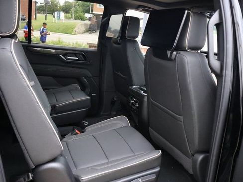 New 2026 GMC Yukon XL Elevation w/ Elevation Premium Package AWD/4WD image 11